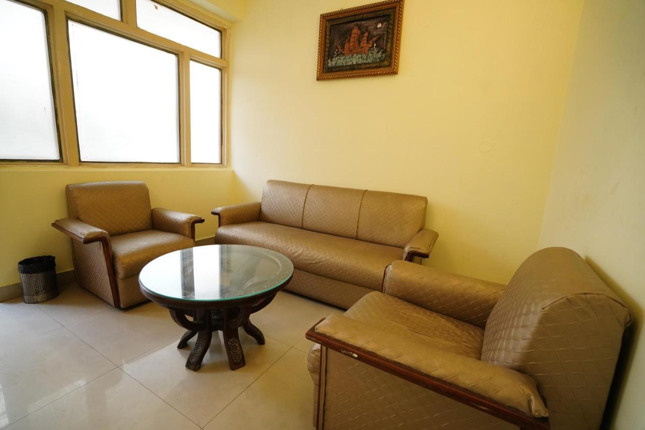 Hotel Gaurab Near Paltan Bazaar Dehradun Luaran gambar