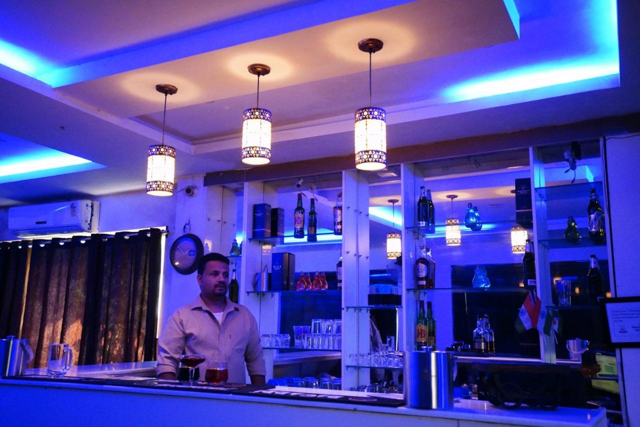 Hotel Gaurab Near Paltan Bazaar Dehradun Luaran gambar