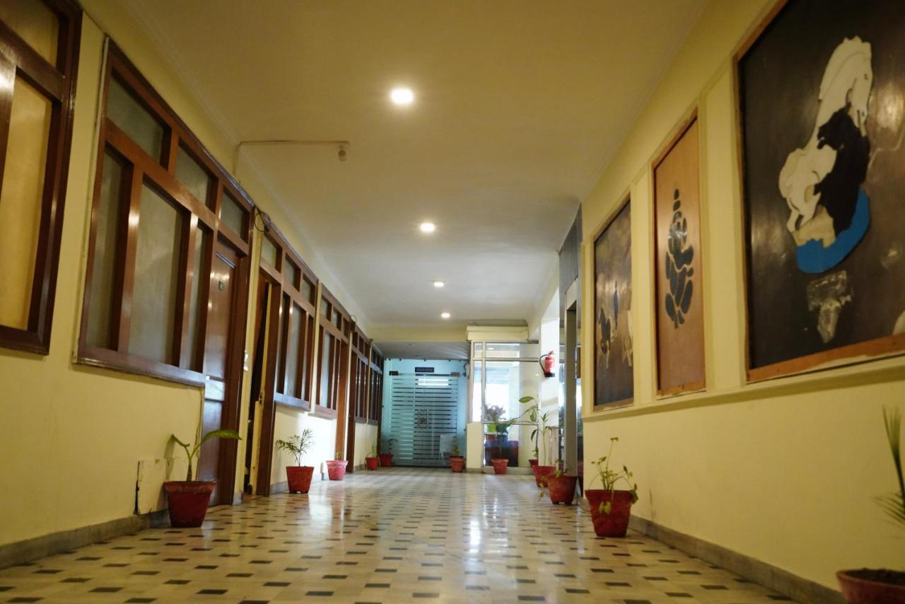 Hotel Gaurab Near Paltan Bazaar Dehradun Luaran gambar