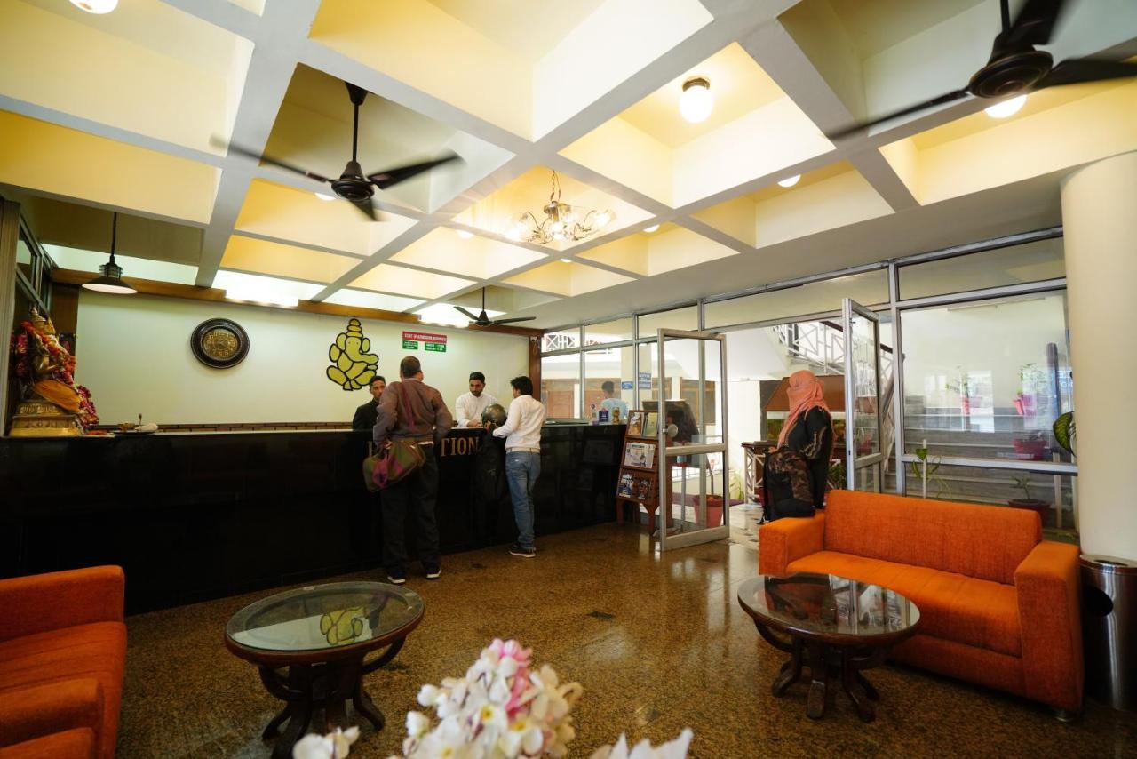 Hotel Gaurab Near Paltan Bazaar Dehradun Luaran gambar