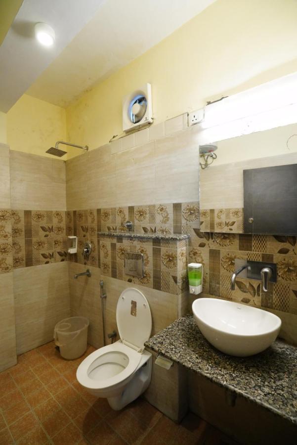 Hotel Gaurab Near Paltan Bazaar Dehradun Luaran gambar