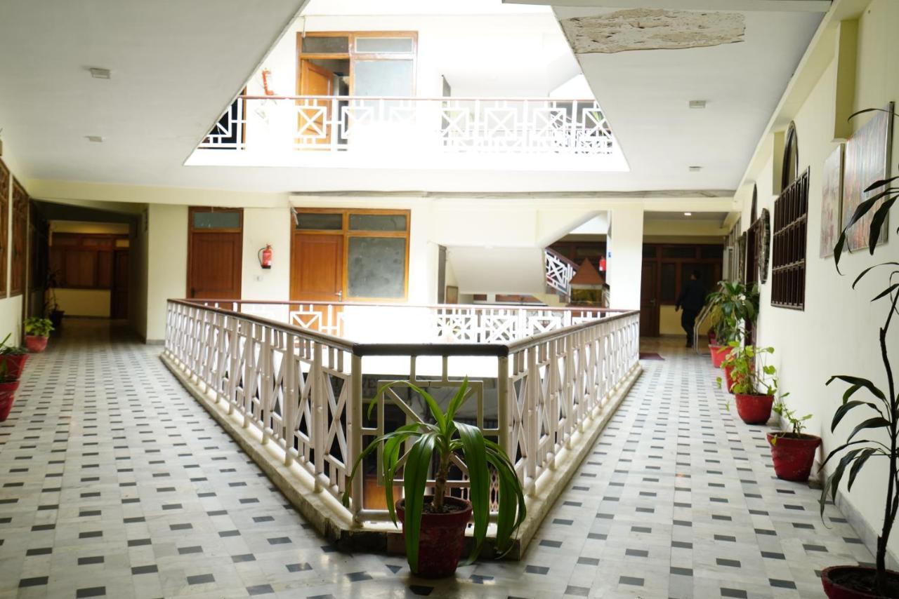 Hotel Gaurab Near Paltan Bazaar Dehradun Luaran gambar