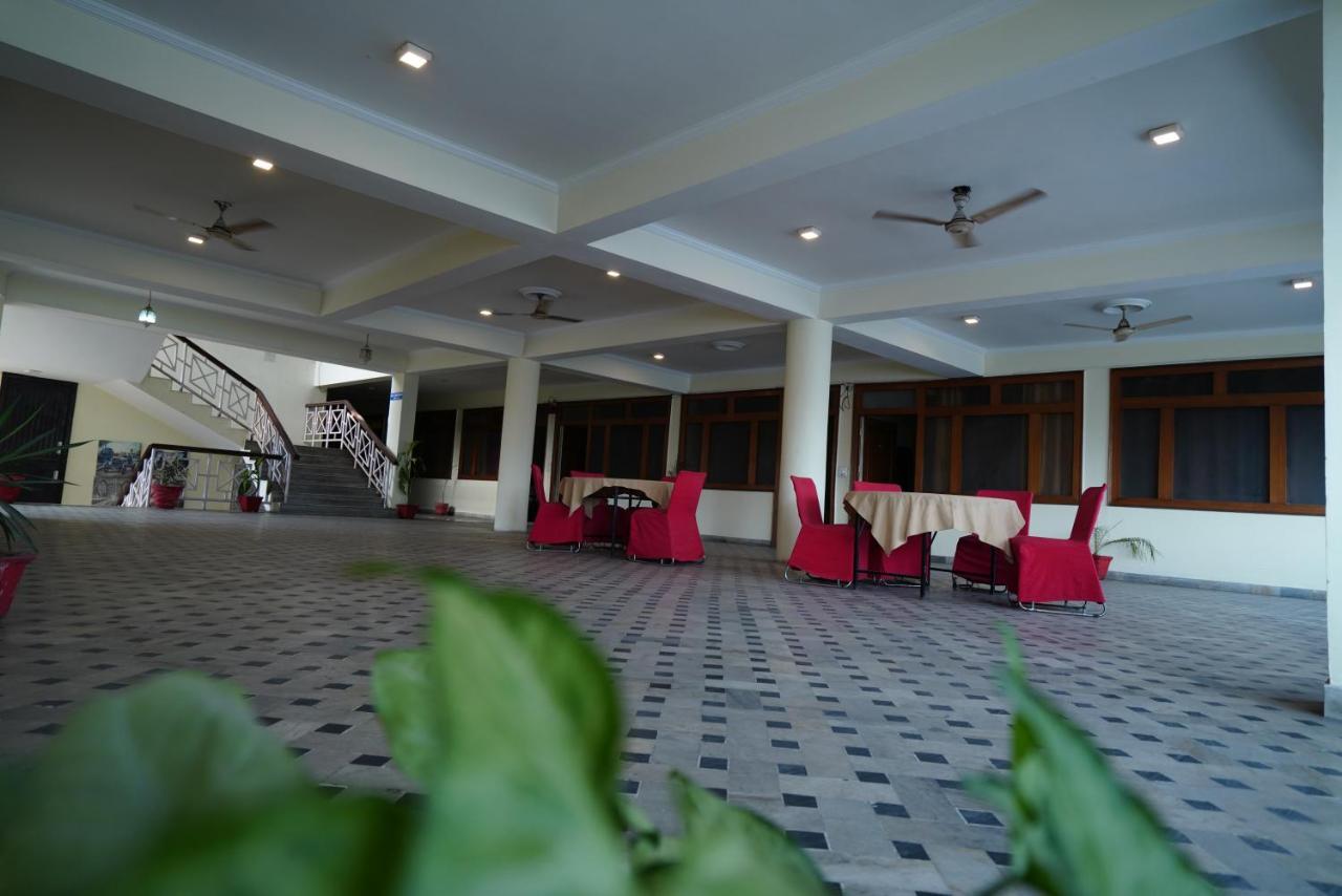 Hotel Gaurab Near Paltan Bazaar Dehradun Luaran gambar