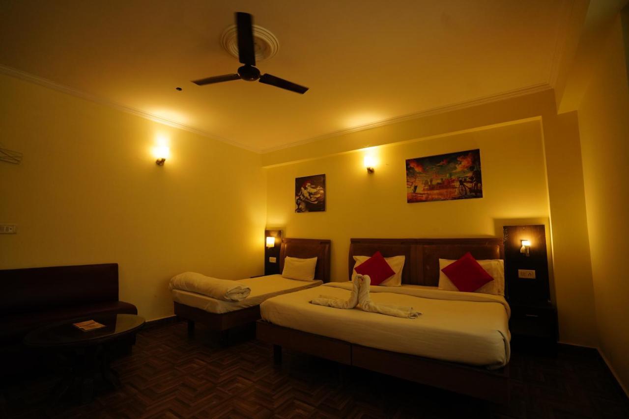 Hotel Gaurab Near Paltan Bazaar Dehradun Luaran gambar