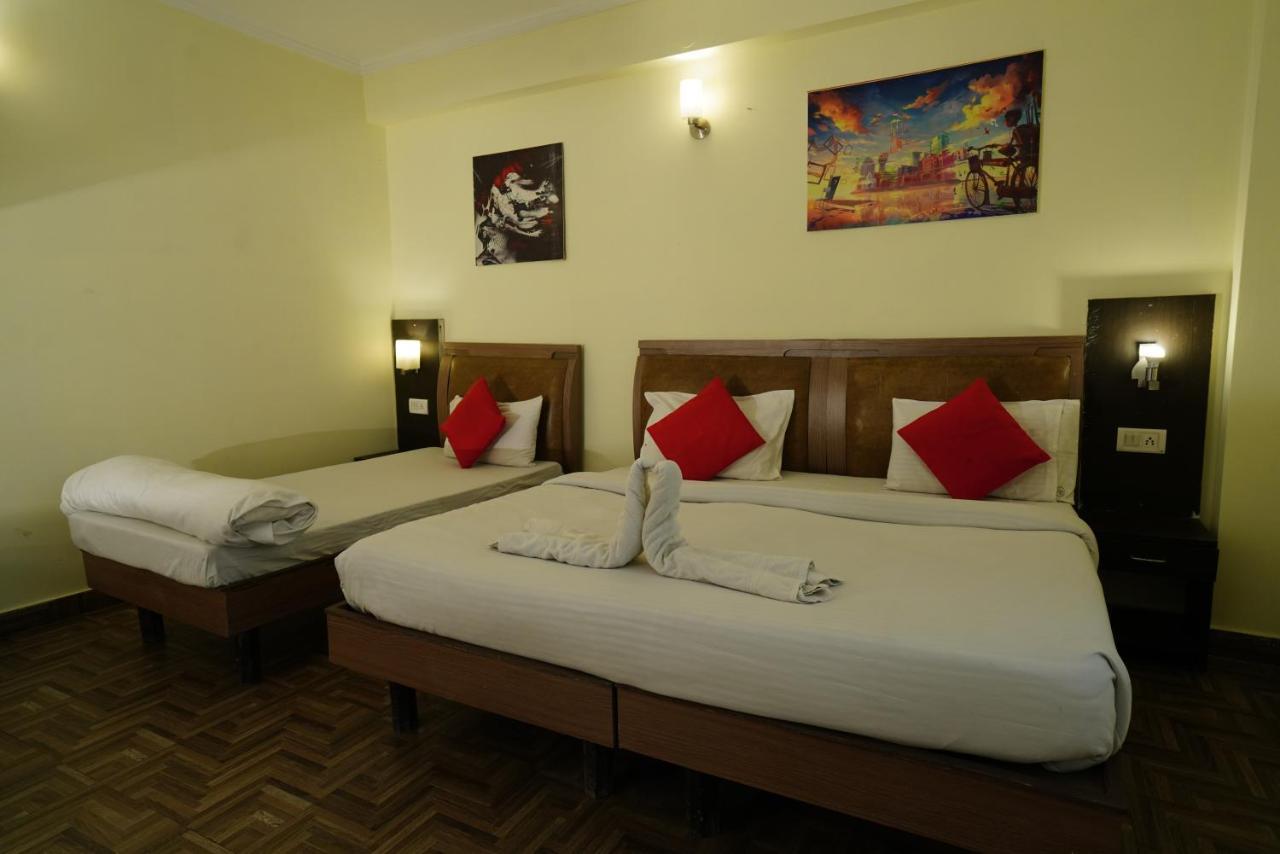 Hotel Gaurab Near Paltan Bazaar Dehradun Luaran gambar